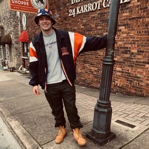 Meet your Posher, Devon